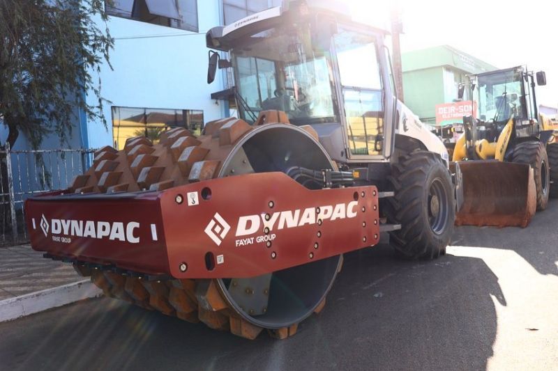 Prefeitura de Perdizes entrega novas máquinas para Secretaria M. de Transporte e Máquinas