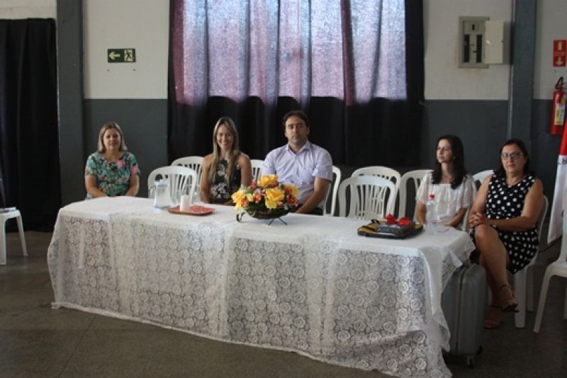 Secretaria de Educação realiza primeira reunião com servidores do município.